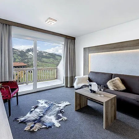 Leamwirt Hotel 4*